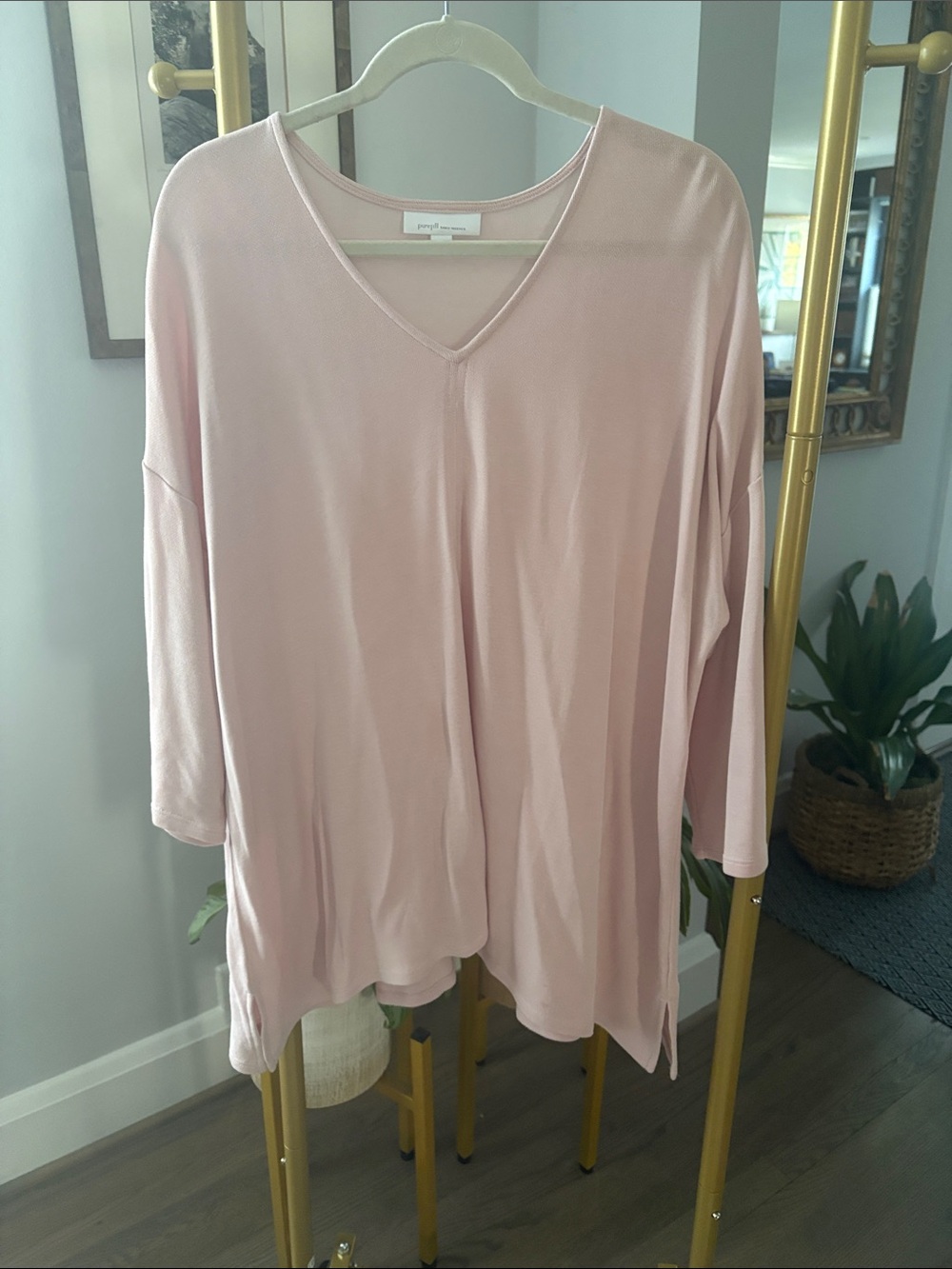 Women's Relaxed V-Neck Tunic Top in Light Pink